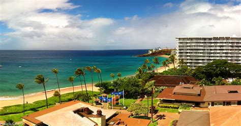 maui hotels near whalers village.